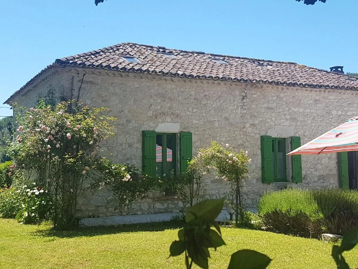 Gite De Merugat Valeilles France