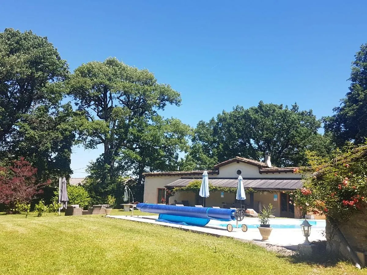 Сasa de vacaciones Gite De Merugat Valeilles Francia